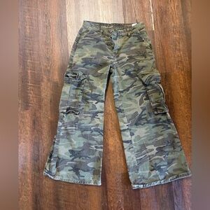 Camo Cargo Denim Wide Leg Pants - Green Camouflaged Size 6 // 28” inseamY2K